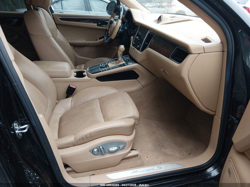 2017 Porsche Macan VIN WP1AB2A54HLB20543 IAAI salvage auction — FRONT END, Salvage Title, sold $7,500 on 2026-08-11 (photo 5)