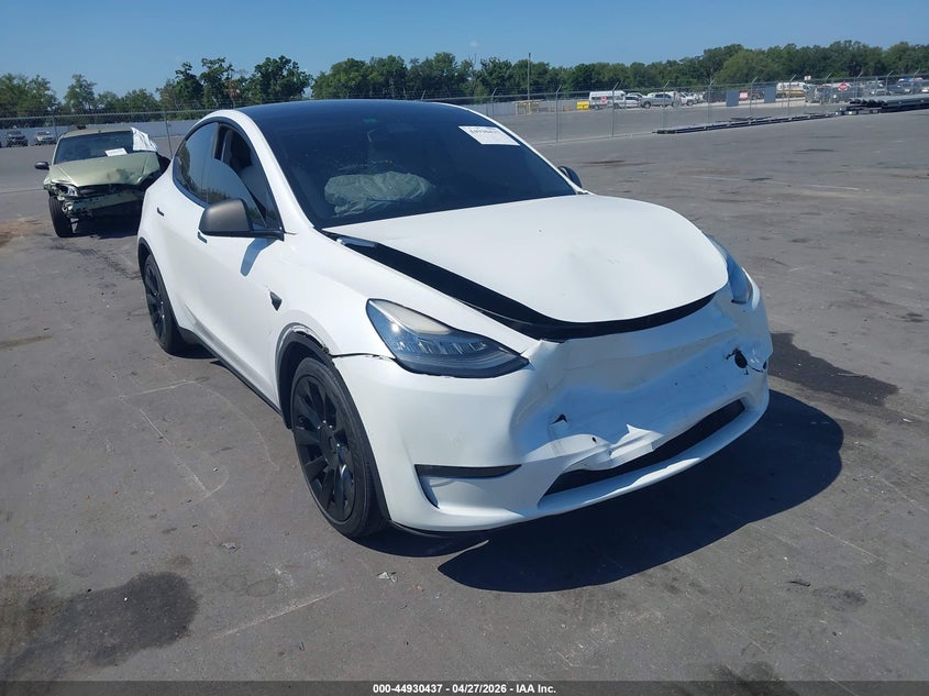 2021 Tesla Model y VIN 5YJYGDED2MF174998 IAAI salvage auction — FRONT END, Salvage Title, sold $7,525 on 2026-08-24 (photo 1)