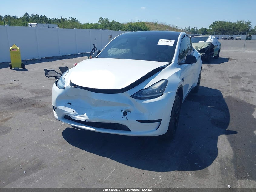 2021 Tesla Model y VIN 5YJYGDED2MF174998 IAAI salvage auction — FRONT END, Salvage Title, sold $7,525 on 2026-08-24 (photo 2)