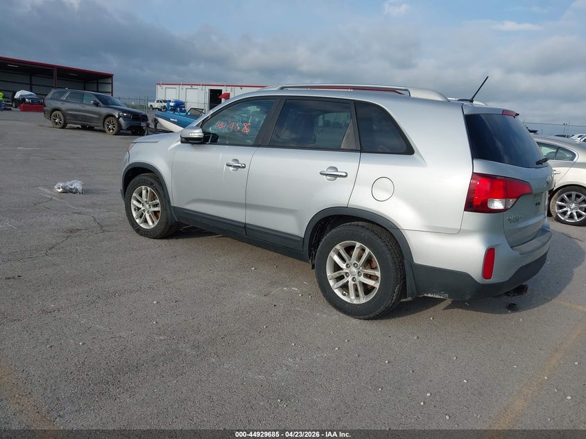 2015 Kia Sorento VIN 5XYKT3A65FG587609 IAAI salvage auction — NORMAL WEAR, Salvage Title, sold $475 on 2026-07-09 (photo 3)