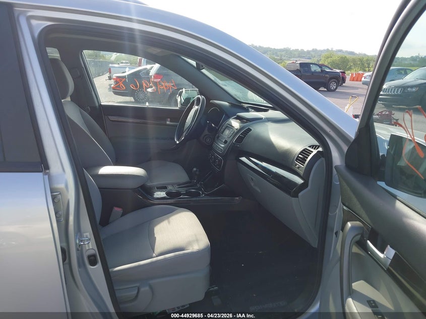 2015 Kia Sorento VIN 5XYKT3A65FG587609 IAAI salvage auction — NORMAL WEAR, Salvage Title, sold $475 on 2026-07-09 (photo 5)