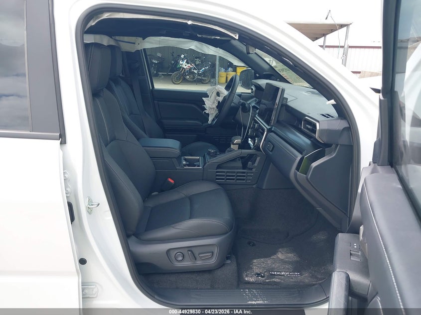 2026 Toyota 4runner VIN JTEVA5BR0T5082875 IAAI salvage auction — FRONT END, Salvage Title, sold $32,300 on 2026-08-01 (photo 5)
