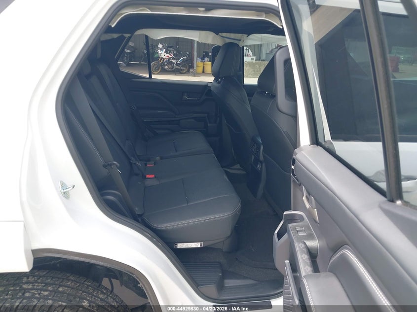 2026 Toyota 4runner VIN JTEVA5BR0T5082875 IAAI salvage auction — FRONT END, Salvage Title, sold $32,300 on 2026-08-01 (photo 8)