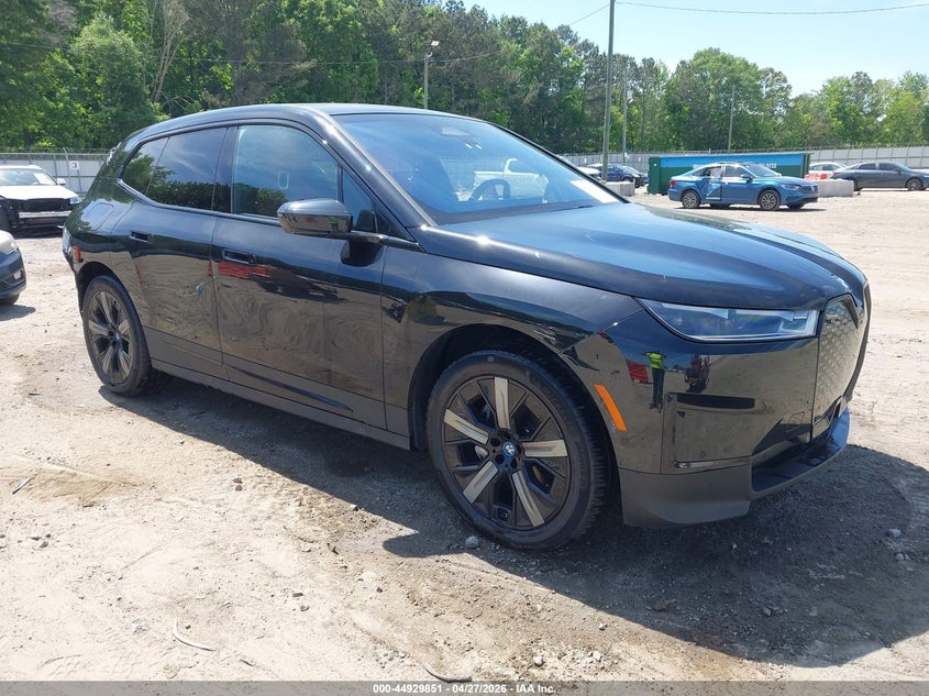 2024 BMW Ix VIN WB523CF03RCP30422 IAAI salvage auction — REAR END, Salvage Title, sold $27,500 on 2026-07-17 (photo 1)