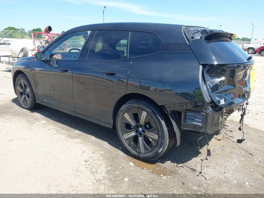 2024 BMW Ix VIN WB523CF03RCP30422 IAAI salvage auction — REAR END, Salvage Title, sold $27,500 on 2026-07-17 (photo 3)