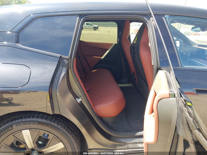 2024 BMW Ix VIN WB523CF03RCP30422 IAAI salvage auction — REAR END, Salvage Title, sold $27,500 on 2026-07-17 (photo 8)