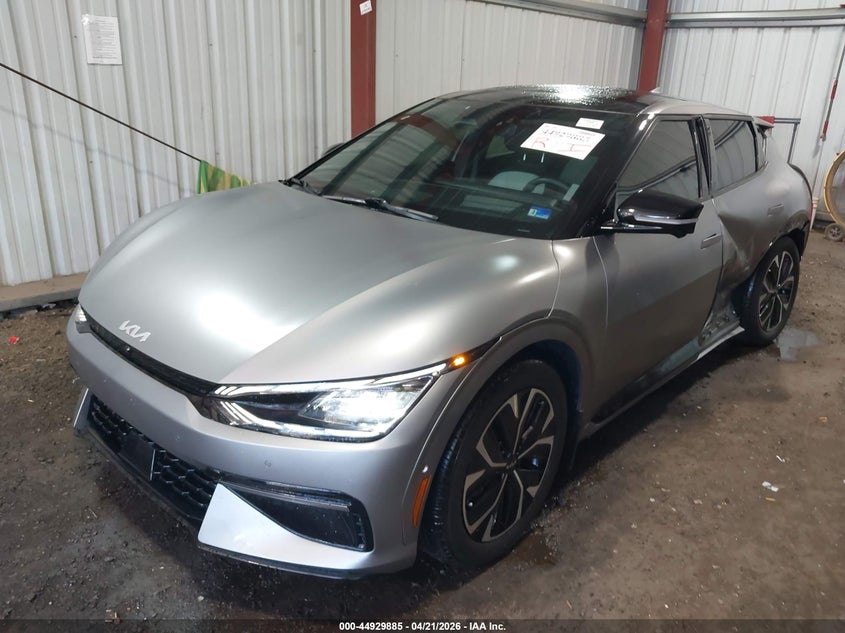 2023 Kia Ev6 VIN KNDC44LA1P5116995 IAAI salvage auction — SIDE, Salvage Title, sold $11,400 on 2026-08-15 (photo 2)