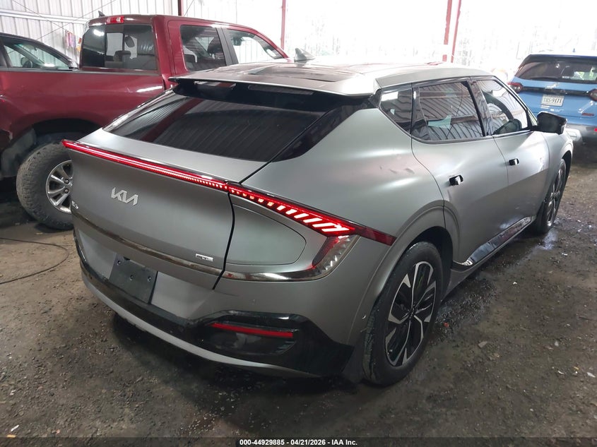 2023 Kia Ev6 VIN KNDC44LA1P5116995 IAAI salvage auction — SIDE, Salvage Title, sold $11,400 on 2026-08-15 (photo 4)