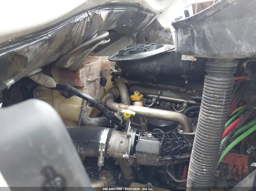 2017 Freightliner Cascadia 113 VIN 3AKJGHDV7HSHR2596 IAAI salvage auction — Unknown, Salvage (Texas), sold $25 on 2026-07-28 (photo 9)