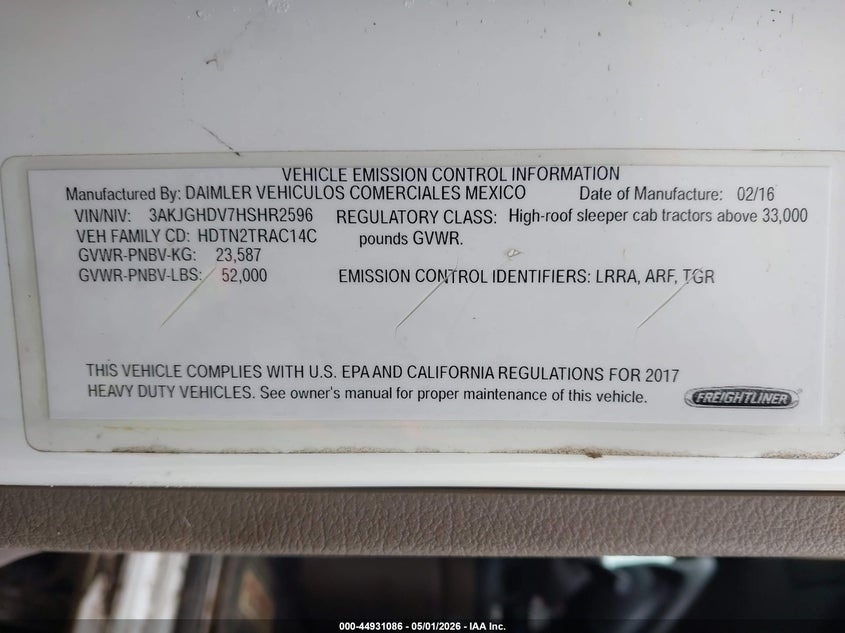 2017 Freightliner Cascadia 113 VIN 3AKJGHDV7HSHR2596 IAAI salvage auction — Unknown, Salvage (Texas), sold $25 on 2026-07-28 (photo 8)