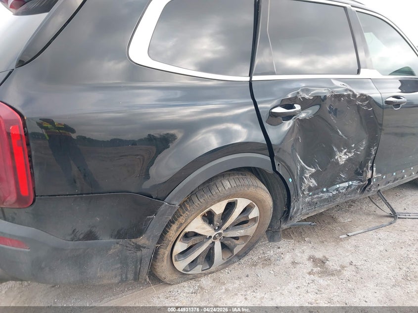 2021 Kia Telluride VIN 5XYP64HC0MG139712 IAAI salvage auction — RIGHT SIDE, Original (Texas), sold $5,250 on 2026-07-13 (photo 6)