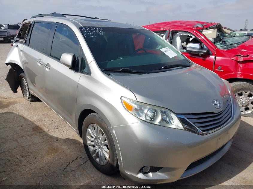 2015 Toyota Sienna VIN 5TDYK3DC3FS530956 IAAI salvage auction — REAR END, Salvage Title, sold $2,325 on 2026-07-28 (photo 1)