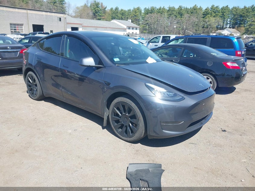 2022 Tesla Model y VIN 7SAYGDEE5NA009067 IAAI salvage auction — LEFT SIDE, Salvage Title, sold $13,250 on 2026-07-10 (photo 1)