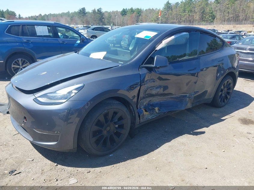 2022 Tesla Model y VIN 7SAYGDEE5NA009067 IAAI salvage auction — LEFT SIDE, Salvage Title, sold $13,250 on 2026-07-10 (photo 2)