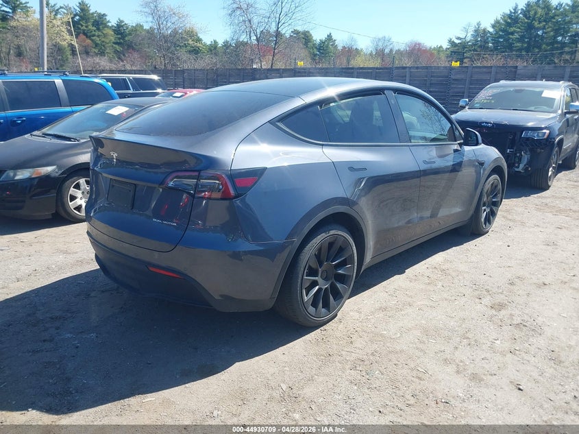 2022 Tesla Model y VIN 7SAYGDEE5NA009067 IAAI salvage auction — LEFT SIDE, Salvage Title, sold $13,250 on 2026-07-10 (photo 4)