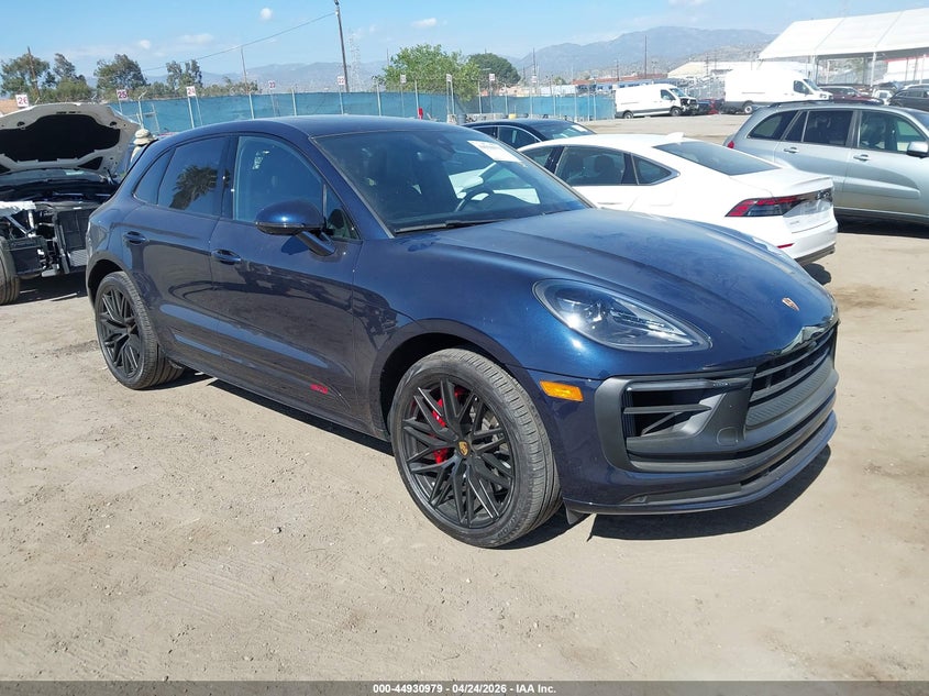 2022 Porsche Macan VIN WP1AF2A54NLB30313 IAAI salvage auction — REAR END, Salvage (California), sold $34,550 on 2026-08-03 (photo 1)