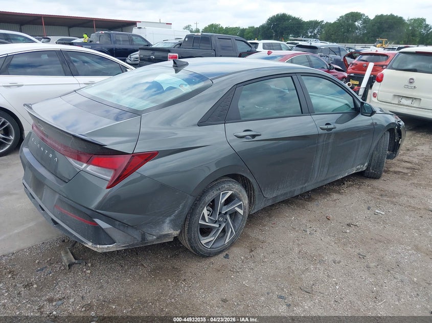 2025 Hyundai Elantra VIN KMHLM4DG6SU963475 IAAI salvage auction — FRONT END, Salvage Title, sold $5,300 on 2026-07-28 (photo 4)