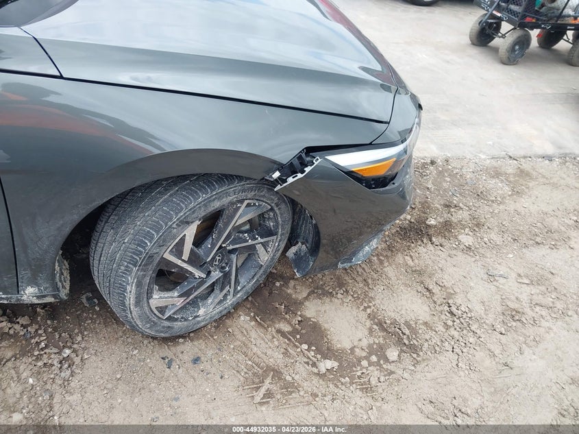 2025 Hyundai Elantra VIN KMHLM4DG6SU963475 IAAI salvage auction — FRONT END, Salvage Title, sold $5,300 on 2026-07-28 (photo 6)