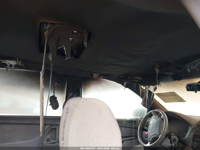 2006 Toyota Sienna VIN 5TDZA23C86S437353 IAAI salvage auction — INTERIOR BURN, Non-Repairable (California), sold $600 on 2026-07-23 (photo 6)