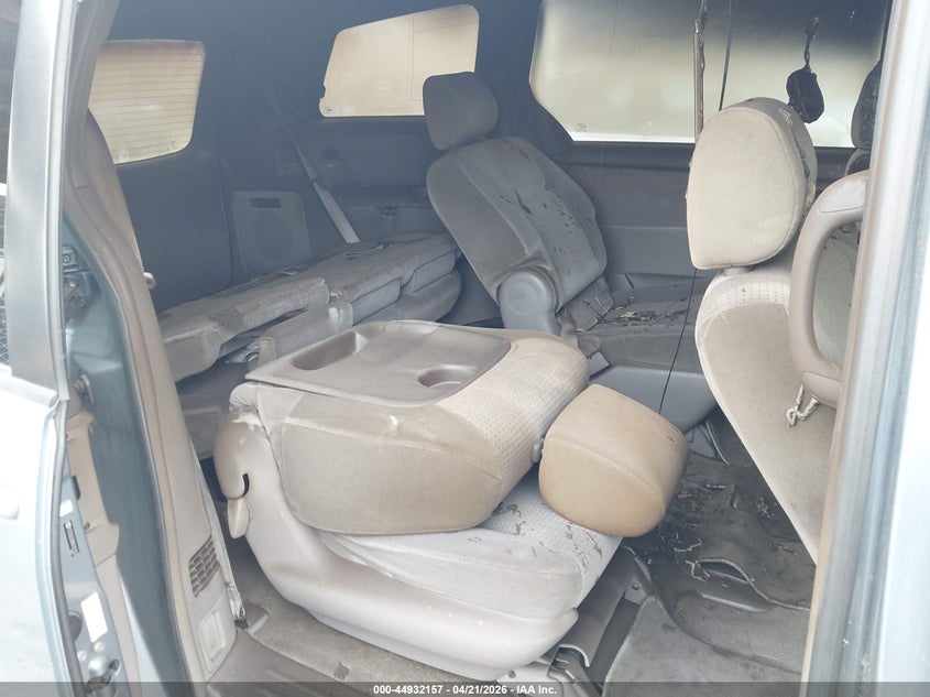 2006 Toyota Sienna VIN 5TDZA23C86S437353 IAAI salvage auction — INTERIOR BURN, Non-Repairable (California), sold $600 on 2026-07-23 (photo 8)