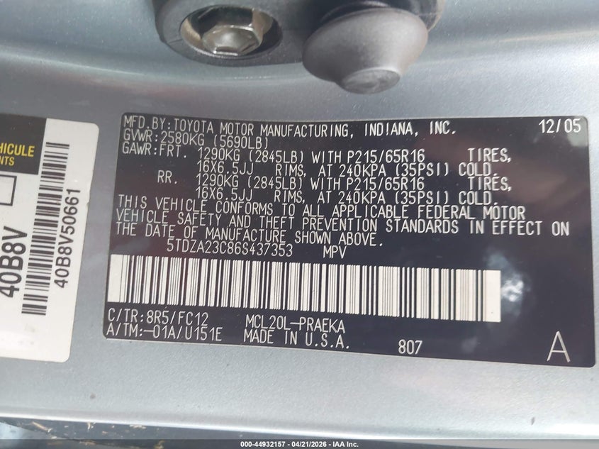 2006 Toyota Sienna VIN 5TDZA23C86S437353 IAAI salvage auction — INTERIOR BURN, Non-Repairable (California), sold $600 on 2026-07-23 (photo 9)