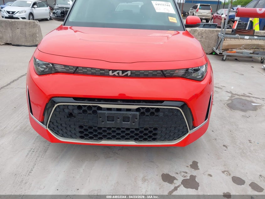 2023 Kia Soul VIN KNDJ53AU6P7201296 IAAI salvage auction — RIGHT FRONT, Salvage Title, sold $5,225 on 2026-07-08 (photo 6)