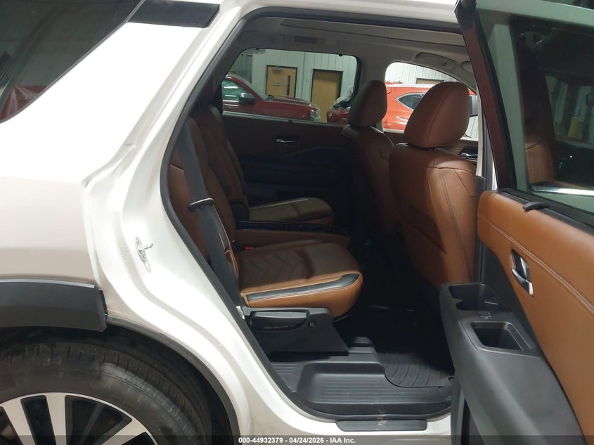 2023 Nissan Pathfinder VIN 5N1DR3DH3PC224747 IAAI salvage auction — SIDE, Salvage (Alabama), sold $8,100 on 2026-07-31 (photo 8)