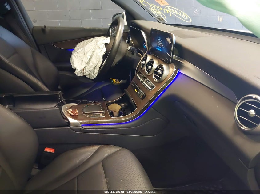 2021 Mercedes-benz Glc VIN W1N0G8EB1MF992567 IAAI salvage auction — BIOHAZARD/CHEMICAL, Salvage Title, sold $11,000 on 2026-07-15 (photo 5)