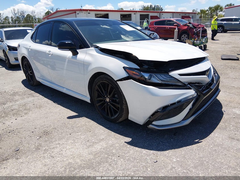 2022 Toyota Camry VIN 4T1K61AK9NU006100 IAAI salvage auction — FRONT END, Salvage Title, sold $10,000 on 2026-07-09 (photo 1)