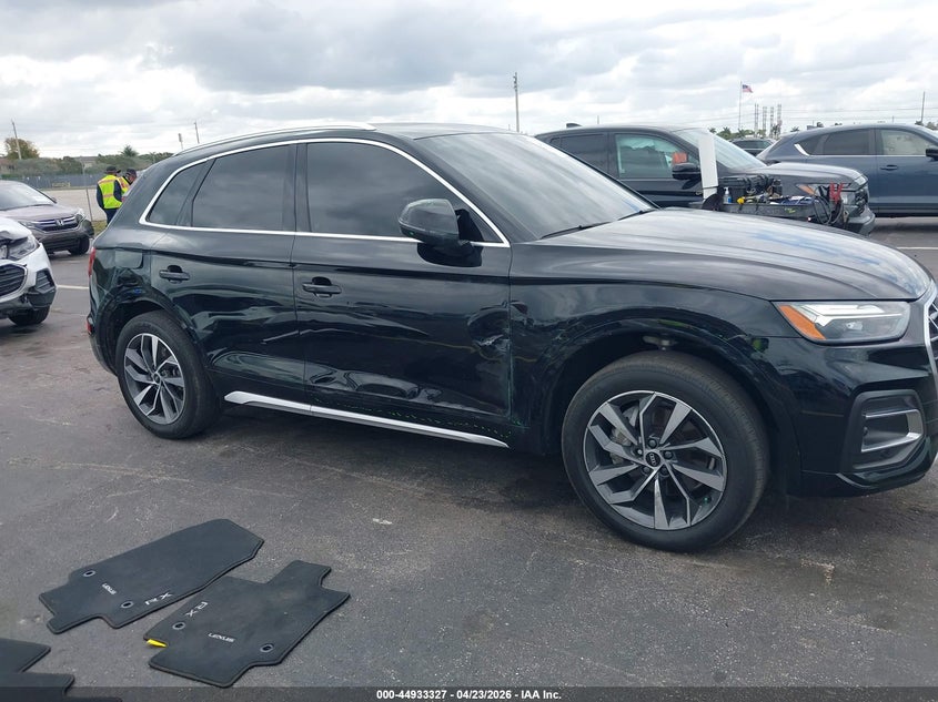 2021 Audi Q5 VIN WA1BAAFYXM2082414 IAAI salvage auction — RIGHT SIDE, Salvage Title, sold $10,200 on 2026-07-23 (photo 6)