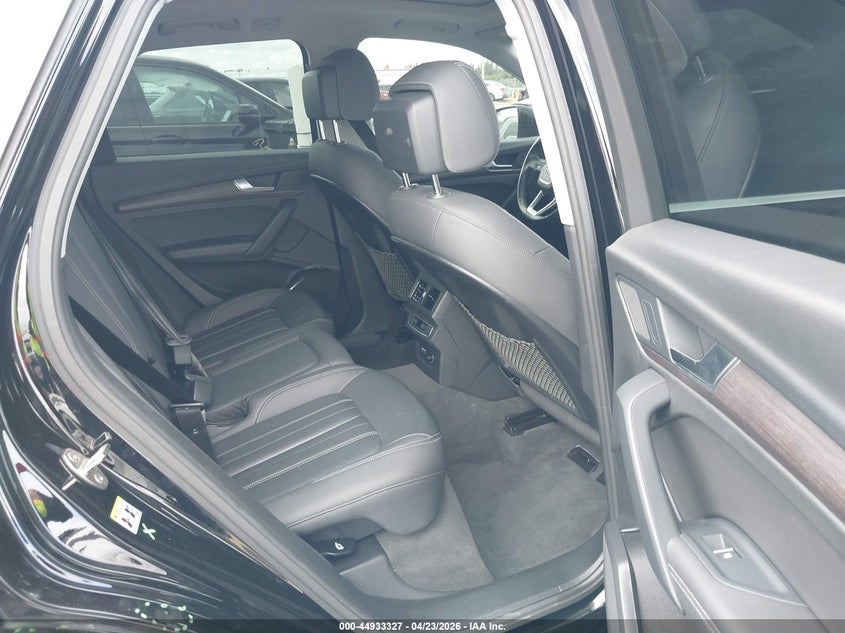 2021 Audi Q5 VIN WA1BAAFYXM2082414 IAAI salvage auction — RIGHT SIDE, Salvage Title, sold $10,200 on 2026-07-23 (photo 8)