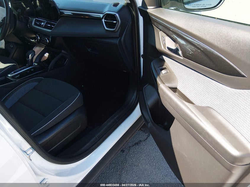 2025 Chevrolet Trailblazer VIN KL79MRSL0SB107691 IAAI salvage auction — UNKNOWN, Salvage Title, sold $5,700 on 2026-07-09 (photo 5)
