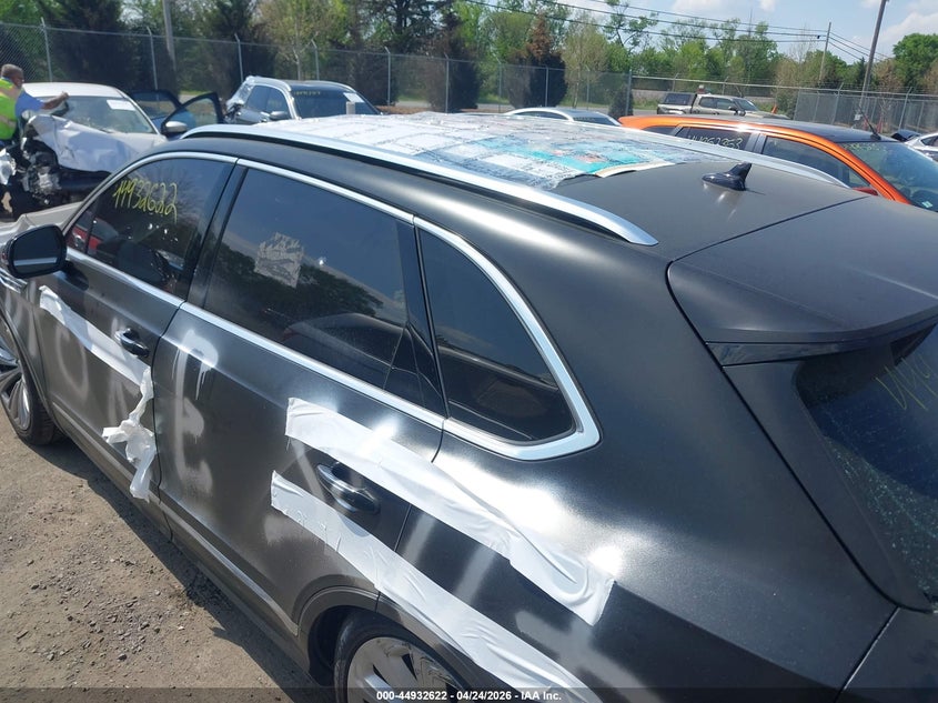 2021 Bentley Bentayga VIN SJAAM2ZV9MC033751 IAAI salvage auction — VANDALISM, Salvage - Greater Than 75% (Maryland), sold $46,750 on 2026-07-30 (photo 6)