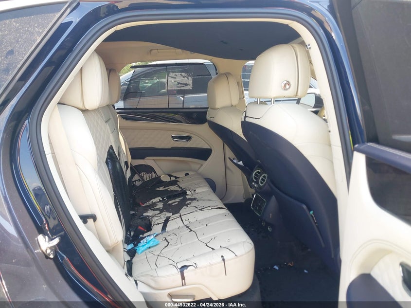 2021 Bentley Bentayga VIN SJAAM2ZV9MC033751 IAAI salvage auction — VANDALISM, Salvage - Greater Than 75% (Maryland), sold $46,750 on 2026-07-30 (photo 8)
