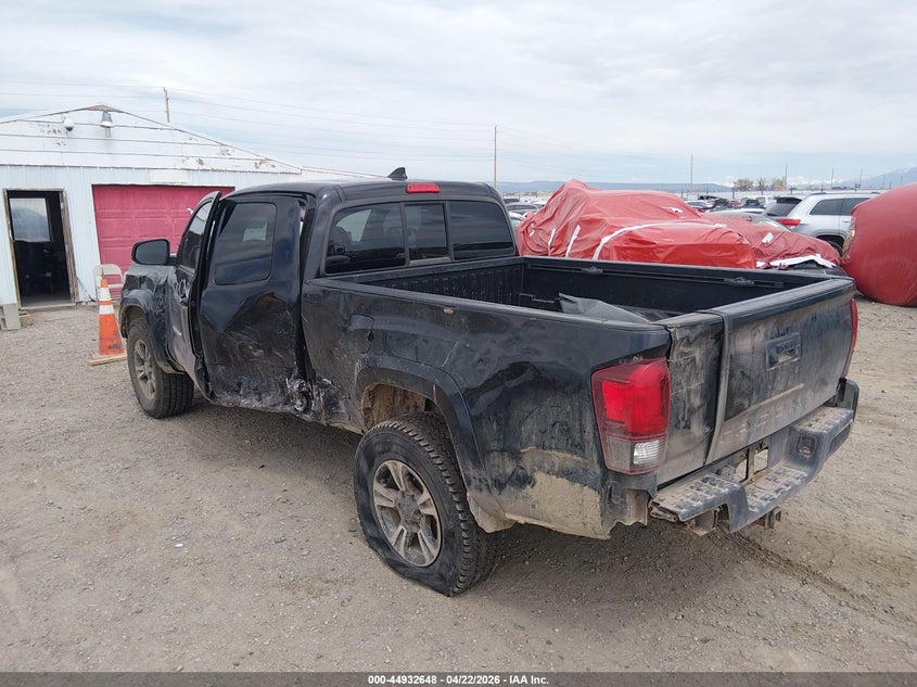 2018 Toyota Tacoma VIN 5TFSZ5AN4JX160932 IAAI salvage auction — LEFT SIDE, Salvage (Connecticut), sold $5,600 on 2026-07-22 (photo 3)