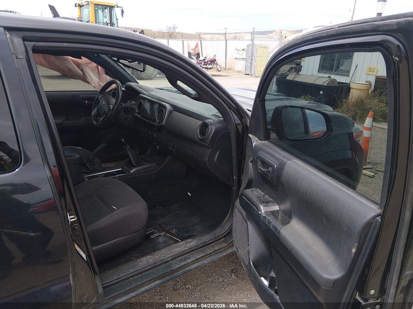 2018 Toyota Tacoma VIN 5TFSZ5AN4JX160932 IAAI salvage auction — LEFT SIDE, Salvage (Connecticut), sold $5,600 on 2026-07-22 (photo 5)