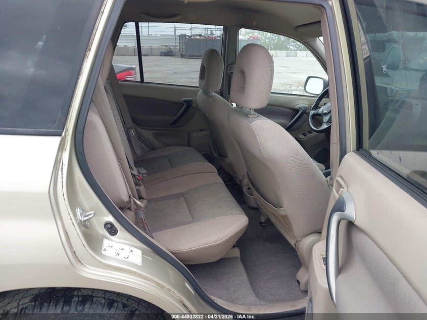 2002 Toyota Rav 4 VIN JTEGH20V826002315 IAAI salvage auction — NORMAL WEAR, Salvage (Idaho), sold $975 on 2026-07-22 (photo 8)