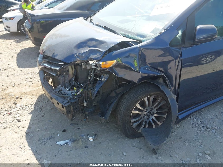 2019 Toyota Sienna VIN 5TDYZ3DC6KS996788 IAAI salvage auction — LEFT FRONT, Salvage (Georgia), sold $3,700 on 2026-07-14 (photo 6)