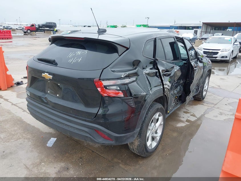 2025 Chevrolet Trax VIN KL77LFEP2SC165383 IAAI salvage auction — ROLLOVER, Salvage (Texas), sold $1,700 on 2026-07-24 (photo 4)