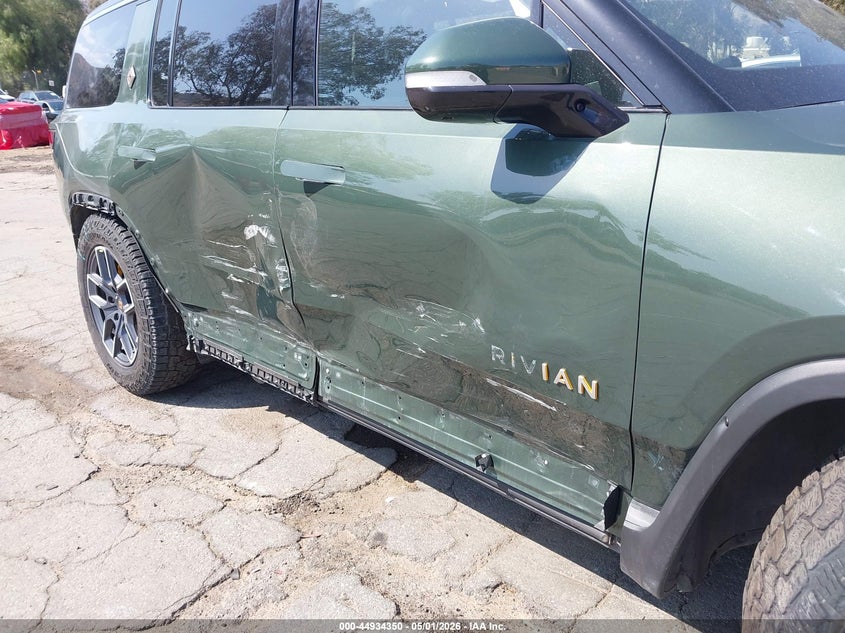 2023 Rivian R1s VIN 7PDSGABA1PN020926 IAAI salvage auction — RIGHT SIDE, Salvage (California), sold $19,250 on 2026-07-09 (photo 6)
