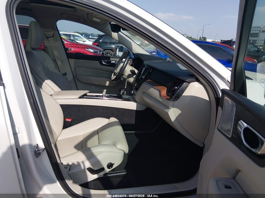2019 Volvo Xc60 VIN YV4A22RL2K1344687 IAAI salvage auction — REAR END, Original (Texas), sold $8,500 on 2026-07-14 (photo 5)