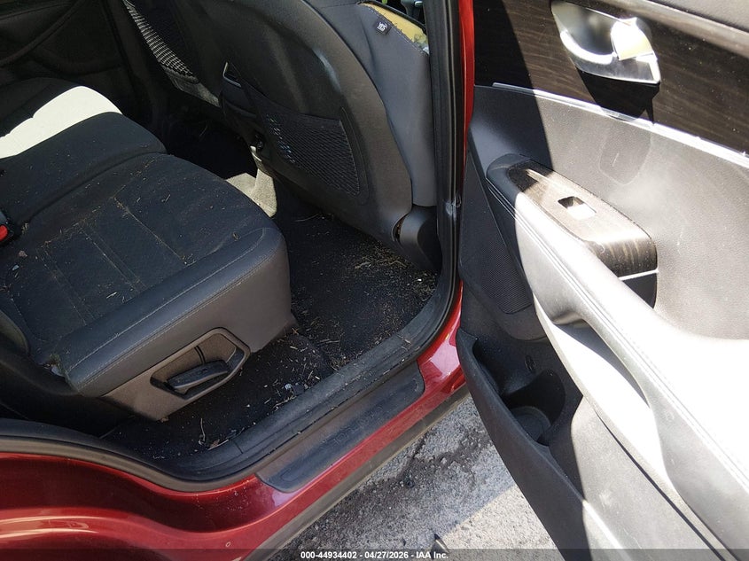 2019 Kia Sorento VIN 5XYPGDA35KG534571 IAAI salvage auction — RIGHT SIDE, Salvage Title, sold $1,750 on 2026-09-11 (photo 8)