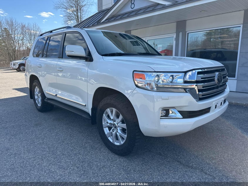 2017 Toyota Land cruiser VIN JTMCY7AJ7H4052946 IAAI salvage auction — NORMAL WEAR, Clear (Illinois), sold $37,500 on 2026-07-08 (photo 1)