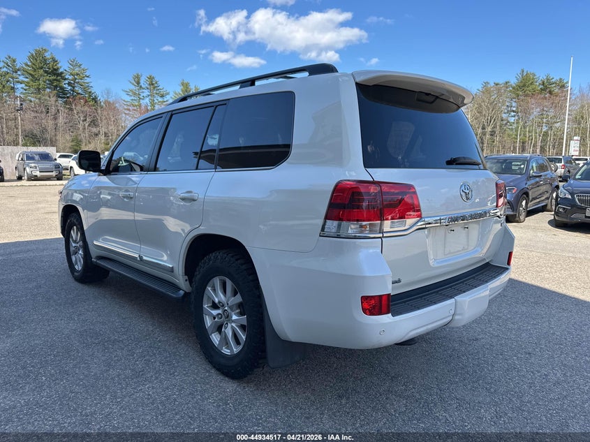 2017 Toyota Land cruiser VIN JTMCY7AJ7H4052946 IAAI salvage auction — NORMAL WEAR, Clear (Illinois), sold $37,500 on 2026-07-08 (photo 3)