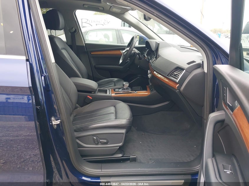 2021 Audi Q5 VIN WA1AAAFY4M2008983 IAAI salvage auction — UNKNOWN, Salvage (Illinois), sold $10,100 on 2026-07-21 (photo 5)
