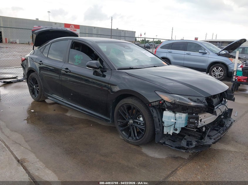 2025 Toyota Camry VIN 4T1DAACK1SU088226 IAAI salvage auction — FRONT & REAR, Original (Texas), sold $13,300 on 2026-07-30 (photo 1)