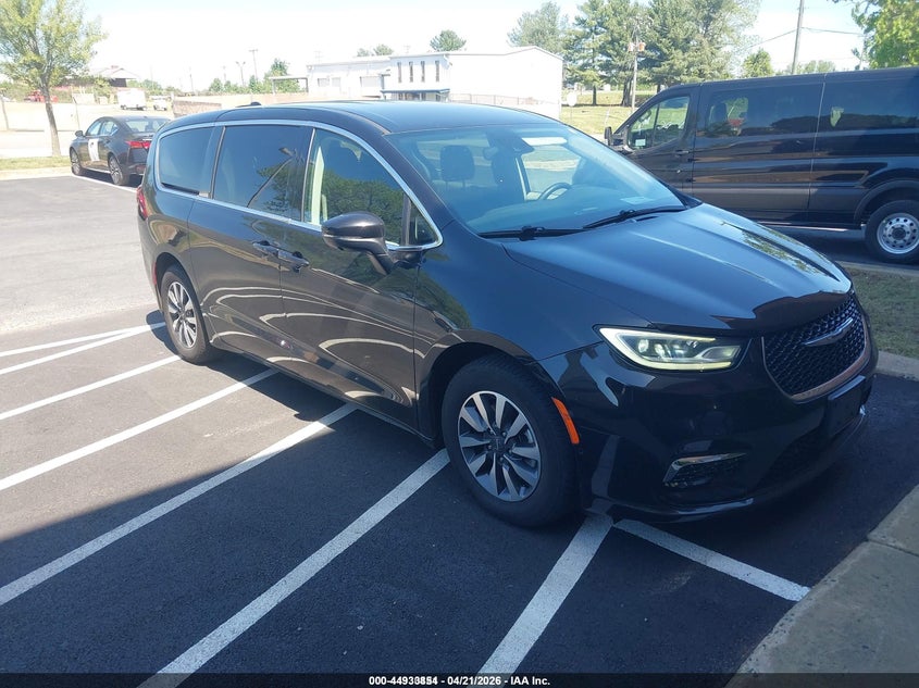 2023 Chrysler Pacifica VIN 2C4RC1L79PR518248 IAAI salvage auction — NORMAL WEAR, SF97 (Virginia), sold $11,850 on 2026-07-31 (photo 1)