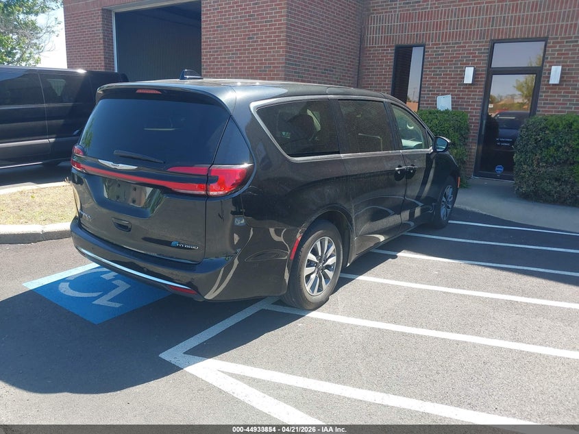 2023 Chrysler Pacifica VIN 2C4RC1L79PR518248 IAAI salvage auction — NORMAL WEAR, SF97 (Virginia), sold $11,850 on 2026-07-31 (photo 4)