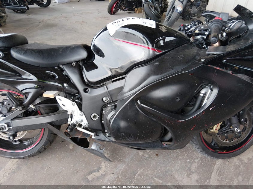 2016 Suzuki Gsx1300 VIN JS1GX72B5G2100816 IAAI salvage auction — FRONT & REAR, Salvage (Texas), sold $1,750 on 2026-07-29 (photo 8)