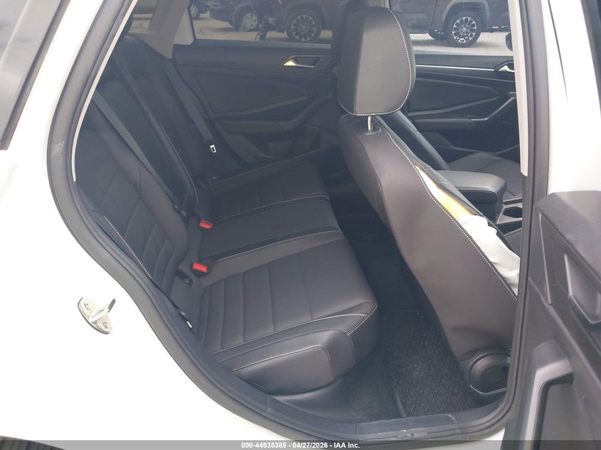 2024 Volkswagen Jetta VIN 3VW7M7BU7RM020006 IAAI salvage auction — FRONT END, Original (Texas), sold $11,100 on 2026-07-10 (photo 8)